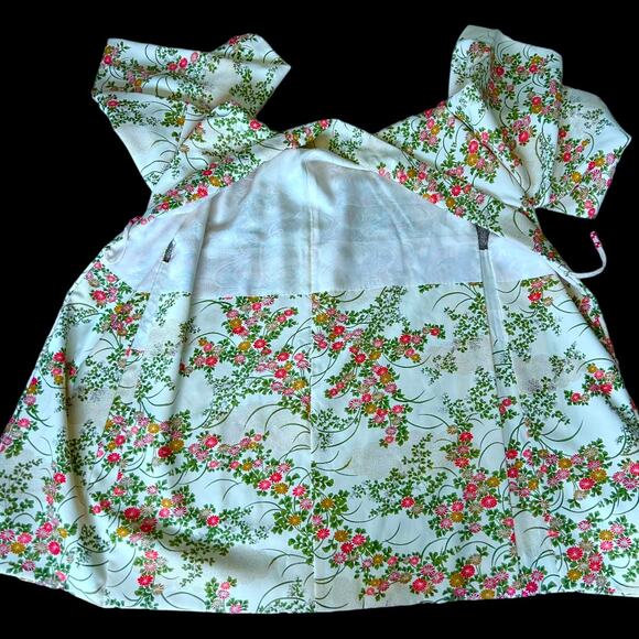 PERFECT Amazing, Perfect Condition Short Authentic Silk Kimono One Size - Picture 9 of 9